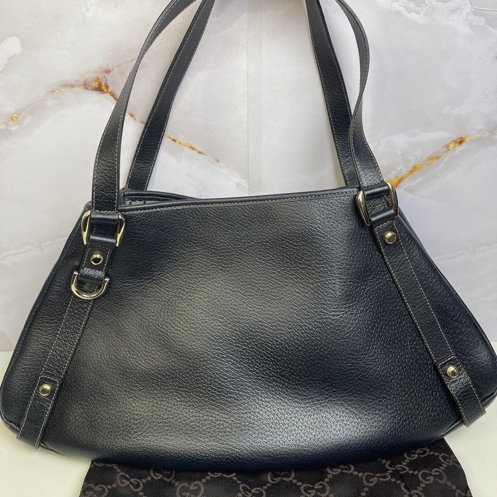 Authentic GUCCI PreOwned Black Leather Shoulder Bag